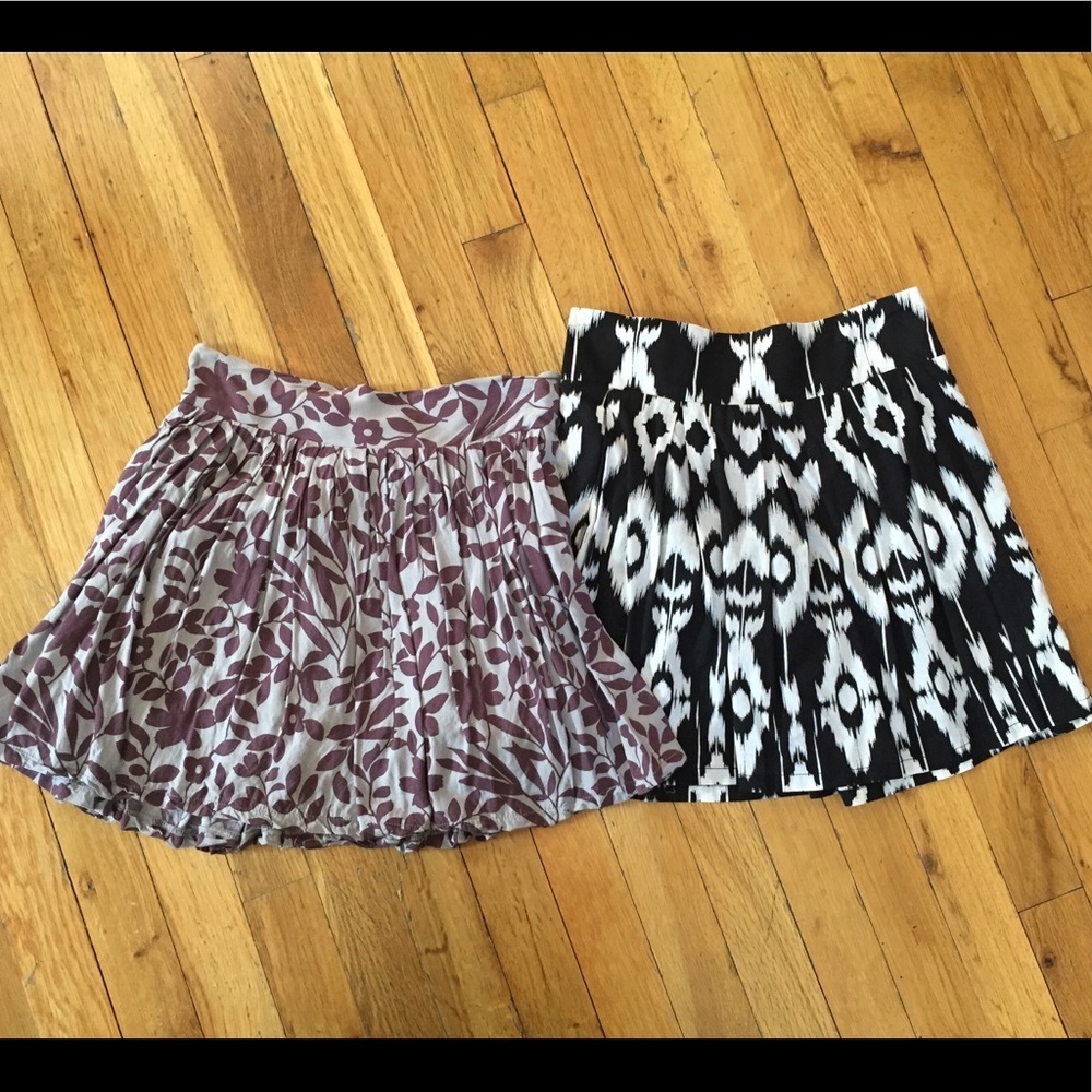 2 Forever 21 Patterned Mini Skirts Sz S/M